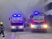 Požar zahvatio objekat brze hrane u centru Čačka, vatrogasci na terenu