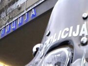 Dve devojke uhapšene zbog krađe autobusa u Obrenovcu, vozilo pronađeno u jarku