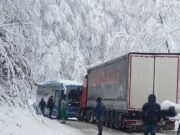 Sudar autobusa i kamiona na putu Užice–Bajina Bašta, saobraćaj obustavljen