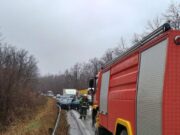 Muškarac na Ibarskoj magistrali preti samopaljenjem tokom izvršnog postupka