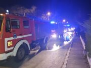 Požar u Radničkoj ulici na Čukaričkoj padini, vatrogasci na terenu