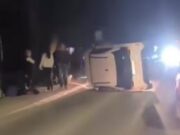 Automobil prevrnut na bok u saobraćajnoj nesreći u Čačku, istraga u toku