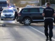 Vozilo sletelo u jarak kod Malog Požarevca, policija na terenu