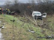 Automobil sleteo sa puta kod manastira Gornjak, vozilo završilo u reci