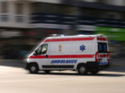 Jedna osoba stradala, dve povređene u sudaru u Kragujevcu