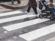 Motocikl udario dečja kolica u Kurboi, dete u kritičnom stanju