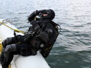 Telo starije žene pronađeno u kanalu DTD u Novom Sadu, vatrogasci na terenu