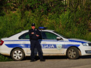 Telo muškarca pronađeno u centru Prnjavora, policija obavlja uviđaj