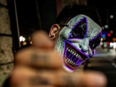 Slučaj Jack the Ripper: jedini sačuvani portret ubice i novi trag posle 130 godina selective focus photo of man wearing white and purple clown face mask