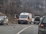 Sudar dva automobila kod Čačka, povređeno troje mladih putnika
