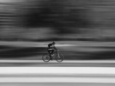 Sudar bicikliste i automobila u Sinđelićevoj ulici u Valjevu, biciklista povređen