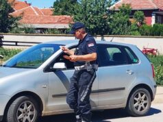 Vozač uhvaćen kako vozi 243 km/h kod Surčina, podneta prijava zbog nasilničke vožnje