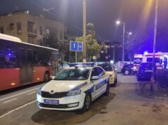 Muškarac teško povređen u saobraćajnoj nesreći u Sremčici, Hitna pomoć intervenisala