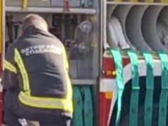 Požar u napuštenoj fabrici u Zrenjaninu, vatrogasci na terenu