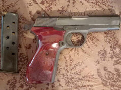 Policija u Sremskoj Mitrovici zaplenila pola miliona psihoaktivnih tableta i pištolj