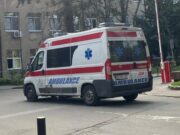 Muškarac preminuo na klupi u Zemunu, policija istražuje uzrok smrti