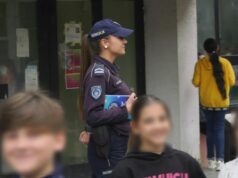 Učenik doneo plastični pištolj u školu u Sjenici, policija obaveštena