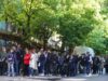 Obeležena godišnjica napada u školi u Beogradu, roditelji položili vence