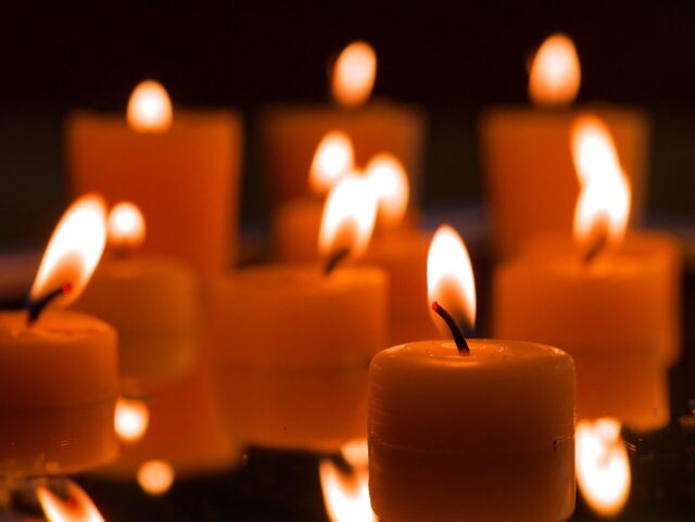 candles, candlelight, flame, warmth, light, burning, beeswax, fire