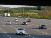 Opasno preticanje na putu kod Novog Sada, izbegnuta teža nesreća