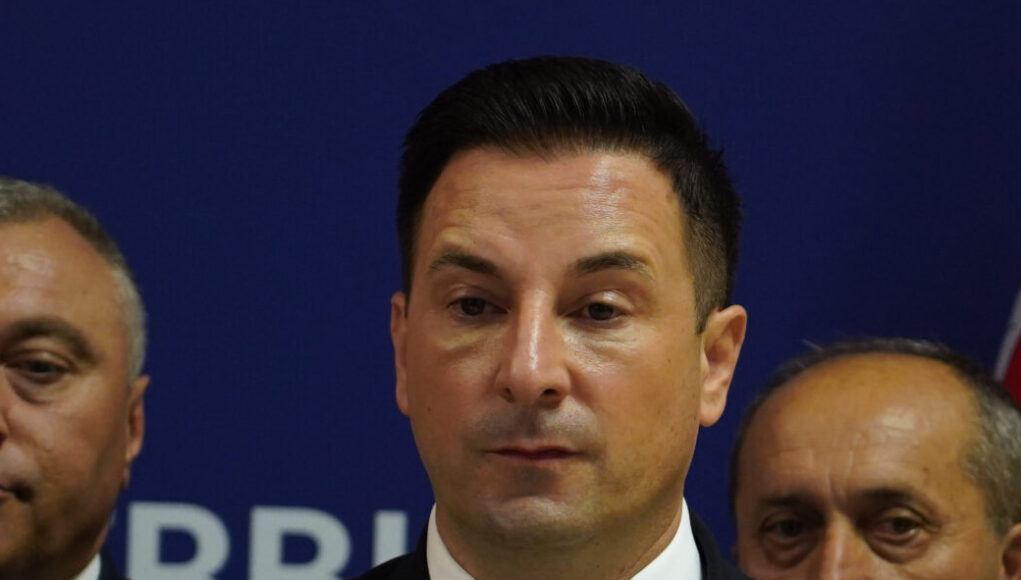 Address to the media representatives of the Vice President of the Government of the Republic of Serbia and the Minister of Internal Affairs Ivica Dacic and the Minister of Internal Affairs of the Republic of Srpska Sinise Karana. Obracanje predstavnicima medija potpredsednika Vlade Republike Srbije i ministar unutrasnjih poslova Ivice Dacic i ministar unutrasnjih poslova Republike Srpske Sinise Karana.