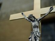 Srebrni krst ukraden iz crkve Saint-Germain-des-Prés u Parizu, istraga u toku