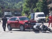 Sudar policijskog motora i audija u Prijepolju, teško povređen policajac