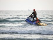 Dvoje kupača poginulo u talasima kod obale Gironde, policija istražuje okolnosti