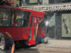 392357_beograd-tramvaj-udes_s