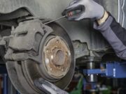 Krađa automobila iz automehaničarske radnje u Borči, policija pokrenula istragu