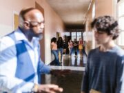 Profesor u Yvelinesu optužen za silovanje učenice, pokrenuta istraga