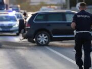 Sudar dva automobila na Šabačkom putu, povređeni prevezeni u bolnicu Sudar dva automobila na Šabačkom putu, povređeni prevezeni u bolnicu – sudar na Šabačkom putu