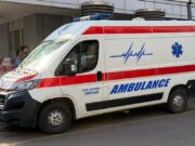 TRAGEDIJA KOD UŽICA: Poginuo maloletnik (17), na njega naletela dva automobila Nesreća u centru Beograda: motociklista preminuo, troje povređenih u bolnici – nesreća u Beogradu