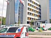 Povređeni iz saobraćajne nesreće u Crnoj Gori prebačeni u Niš, dečak u teškom stanju Povređeni iz saobraćajne nesreće u Crnoj Gori prebačeni u Niš, dečak u teškom stanju