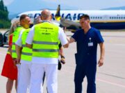 Dečak povređen kod Kotora prebačen na lečenje u Niš avionom Vlade Srbije Dečak povređen kod Kotora prebačen na lečenje u Niš avionom Vlade Srbije