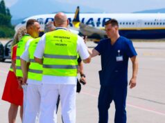 Dečak povređen kod Kotora prebačen na lečenje u Niš avionom Vlade Srbije Dečak povređen kod Kotora prebačen na lečenje u Niš avionom Vlade Srbije