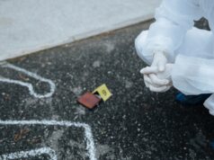 Muškarac preminuo posle sukoba nožem kod metro stanice u Hamburgu Muškarac preminuo posle sukoba nožem kod metro stanice u Hamburgu – napad nožem u Hamburgu