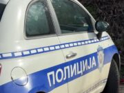 Uhapšen muškarac (51) u Pančevu: Pretio pištoljem supruzi i maloletnim ćerkama, vređao policijskog službenika Muškarac uhapšen zbog pretnji pištoljem porodici u Pančevu – nasilje u porodici u Pančevu
