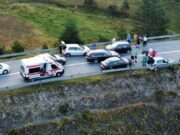 Saobraćajna nezgoda na Zlatiborskom putu, vozilo poprečeno, nema teže povređenih Saobraćajna nezgoda na Zlatiborskom putu, vozilo poprečeno, nema teže povređenih