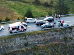 Saobraćajna nezgoda na Zlatiborskom putu, vozilo poprečeno, nema teže povređenih Saobraćajna nezgoda na Zlatiborskom putu, vozilo poprečeno, nema teže povređenih
