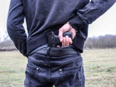 Zašto lopovi najčešće biraju baš ove stanove? Bivši inspektori otkrivaju na šta prvo obraćaju pažnju weapon, pistol, grasp, armed, human, dangerous, hatred, aggressive, criminal, crime, war, problems, raid