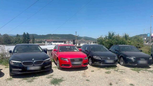 Policija privremeno oduzela 52 vozila na auto-placevima u Novom Pazaru, uhapšeno pet osoba – nedozvoljena trgovina vozilima u Novom Pazaru