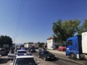 Teška saobraćajna nesreća na Ibarskoj kod Lazarevca, poginula jedna osoba Teška saobraćajna nesreća na Ibarskoj kod Lazarevca, poginula jedna osoba