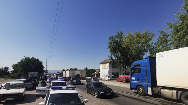 Teška saobraćajna nesreća na Ibarskoj kod Lazarevca, poginula jedna osoba