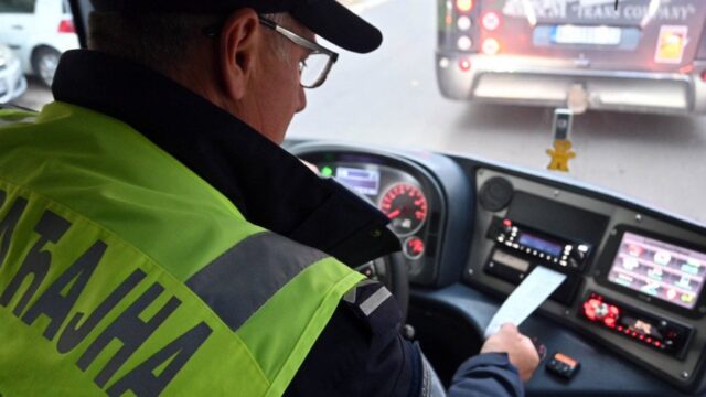 Policijski presretači zaustavili nasilničku vožnju na putevima Srbije, sankcionisano više vozača