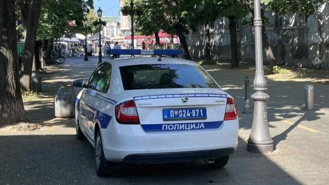 kradja-automobila Krađa automobila ispred kuće u Sremskoj Mitrovici, policija traga za vozilom