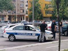 Troje državljana Kine uhapšeno zbog napada na policajce u Novom Beogradu Troje državljana Kine uhapšeno zbog napada na policajce u Novom Beogradu – napad u Beogradu