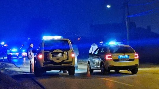 policija-zaustavila Policija zaustavila dvojicu vozača zbog prebrze vožnje na auto-putu kod Kolašina – prebrza vožnja na auto-putu kod Kolašina