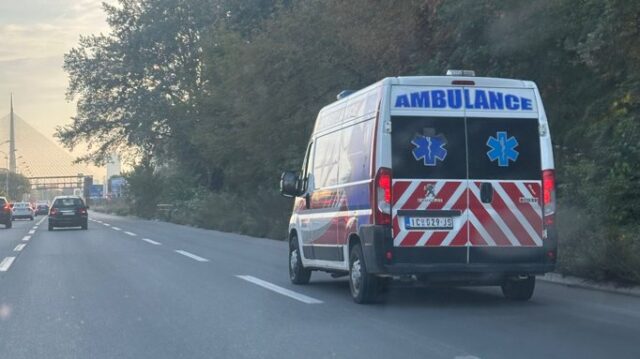 saobracajna-nesreca-1 Saobraćajna nesreća u Zemunu, pešak poginuo ispod kamiona