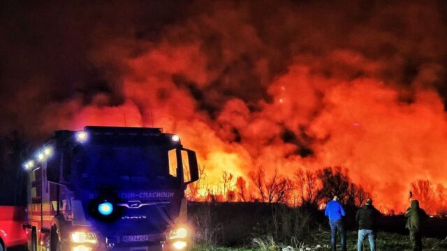 pozar-na-deponiji Požar na deponiji kod Sremske Mitrovice pod kontrolom, kvalitet vazduha pogoršan